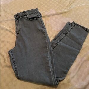 3/$22. Grey High Rise Jegging Jeans. Ardene. Size 11.
